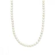 Dit product, de Zoetwater collier met zilver verguld slot ZW-5,5X5EP, is een verfijnde ketting van zoetwaterparels met een elegant verguld zilveren slot. Ideaal om elke outfit te verlevendigen. Combineer het met zowel casual als formele kledingstukken voor een tijdloze uitstraling. Perfect voor dagelijks gebruik of speciale gelegenheden. Voeg een vleugje elegantie toe aan je stijl!