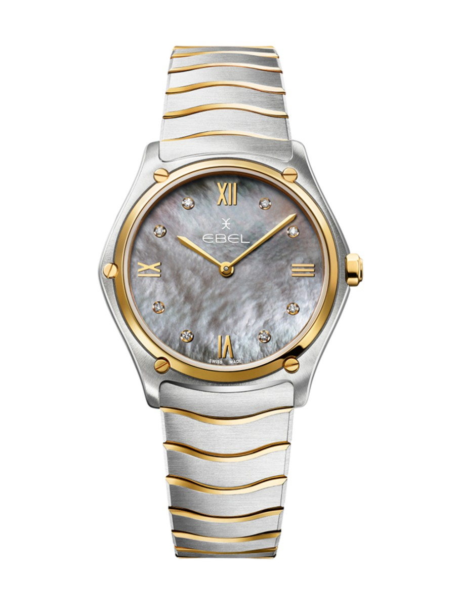 Een schitterend dames EBEL Sport Classic 1216648 horloge. Het horloge heeft een roestvrij staal en 18K geelgouden kast voorzien van 8 diamanten (0.052ct) met een diameter van 33mm. Het horloge is voorzien van een prachtige grijze parelmoeren wijzerplaat met diamanten indexen. Het horloge heeft saffierglas met antireflecterende behandeling eronder. Aan de kast zit een tweekleurige roestvrijstalen wave schakelband met vouwsluiting. Het horloge wordt aangestuurd door een Zwitsers quartz uurwerk.