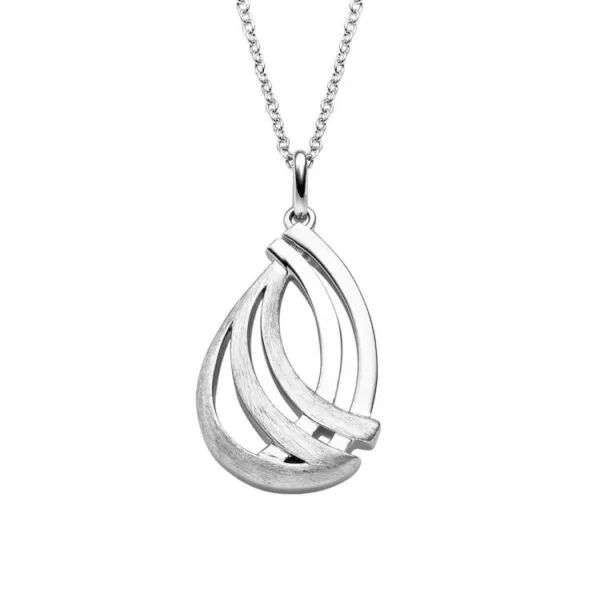 Dit elegante collier is vervaardigd uit 925 zilver en heeft draaglengtes 42cm en 45cm. De hanger heeft 2 glanzende banen en 3 matte banen.