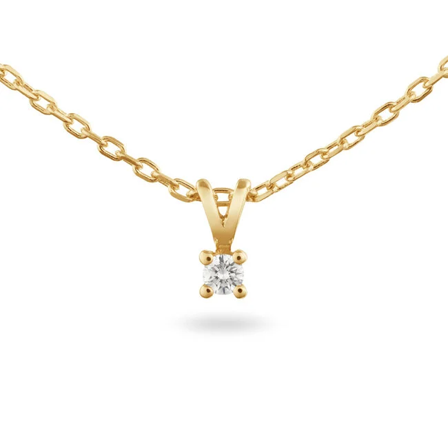 Deze elegante diamanten ketting straalt pure verfijning uit. De briljant geslepen lab-grown diamant (0.10 ct) vangt het licht met een sprankelende schittering, terwijl het gerecyclede 14 karaat goud zorgt voor een moderne en duurzame afwerking. Tijdloze klasse voor elke gelegenheid - van zakelijke look tot feestelijk moment.