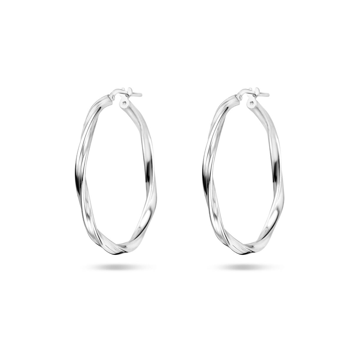 Gerhodineerd 925 zilveren klapoorringen met een dikte van 2.5mm.
