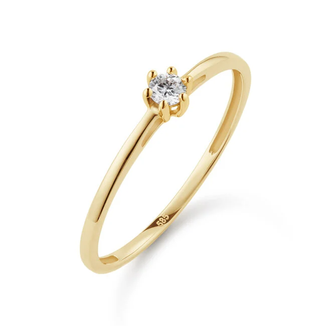 De Solitaire Classique ring straalt tijdloze elegantie uit in een verfijnd ontwerp. De briljant geslepen lab-grown diamant (0.10 ct) vangt het licht met sprankelende helderheid, omlijst door gerecycled 14 karaat goud. Een ring die klassieke schoonheid en bewuste luxe harmonieus samenbrengt, perfect om elke dag met stijl te dragen.