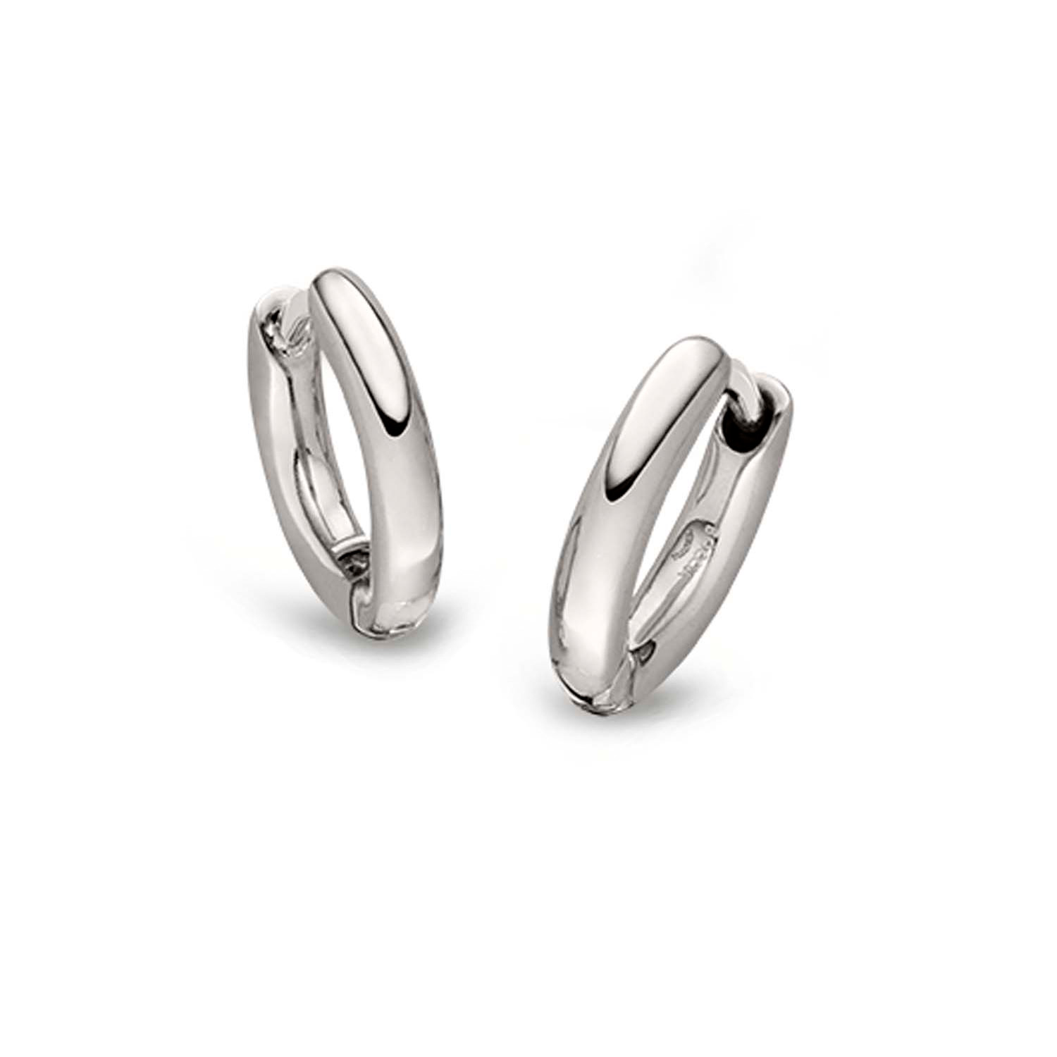 Boccia Titanium 05085-01 Oorringen
Deze unieke titanium oorringen van Boccia Titanium zijn een mooie toevoeging aan je sieradencollectie! Wat deze titanium oorringen uniek maakt, is dat ze fijn rond zijn met een klapsluiting en mooi om het oor vallen. Combineer de oorringen met andere sieraden van Boccia voor een complete look!

HET MERK
Boccia Titanium is het titanium merk van Nederland, dat zijn oorsprong in Duitsland vindt en is opgericht in het jaar 1992. Ontwikkeld door internationale ontwerpers. Alle titanium componenten van de BOCCIA TITANIUM collectie zijn gemaakt van 99,7% puur titanium; het bijzondere materiaal. Het is licht in gewicht, neemt de temperatuur van de huid aan en is zeer huidvriendelijk. Bovendien is het corrosie- en temperatuurbestendig.

SPECIFICATIES
- Oorringen 05085-01
- Puur titanium
- Zilverkleurig
- 1cm