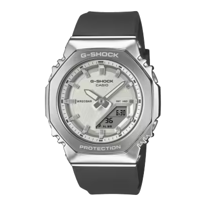 Sterk, verfijnd, stijlvol - de achthoekige GM-S2110 met metalen ring, in eenvoudige, superveelzijdige kleurenschema's. 

De wijzerplaat in klassiek zilver met haarlijnafwerking brengt de look van een verfijnd accessoire om je pols in een eenvoudig maar expressief ontwerp. 

Het compacte ontwerp past perfect om kleinere polsen. Deze veelzijdige uurwerken nemen je overal mee naartoe - van alledaags plezier tot high fashion, de opvallende wijzerplaat voegt een stijlvol accent toe aan elke outfit. 

De belangrijkste harscomponenten van de kast en de horlogeband zijn gemaakt met hars van biologische oorsprong. Het gebruik van hernieuwbare biologische materialen draagt bij aan het verminderen van de impact op het milieu.