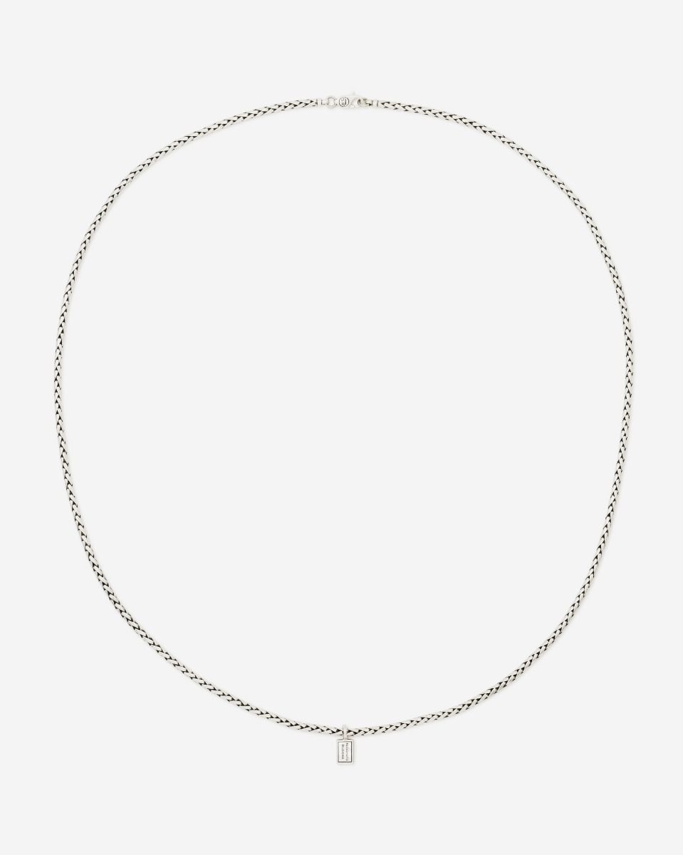 De subtiele schakel van de populaire George collectie is verkrijgbaar in de vorm van een prachtige zilveren halsketting. Sterk, soepel en bovenal tijdloos. Deze George XS ketting heeft een lengte van 50 cm.