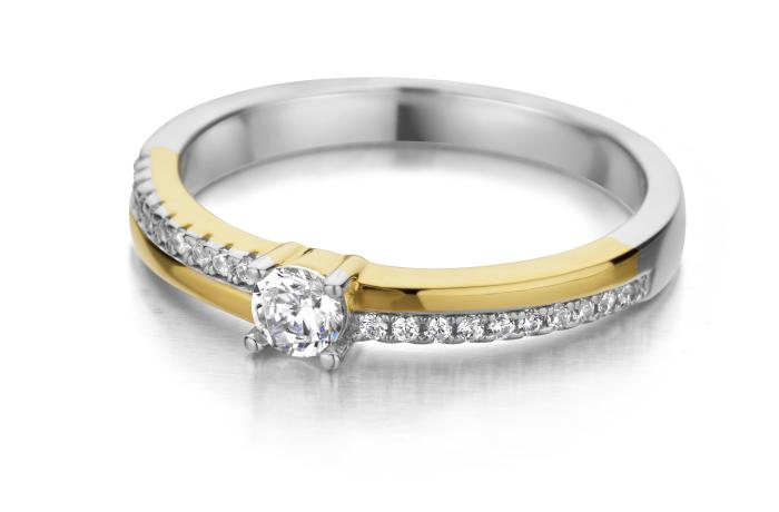 Ring geelkleurig met zirconia