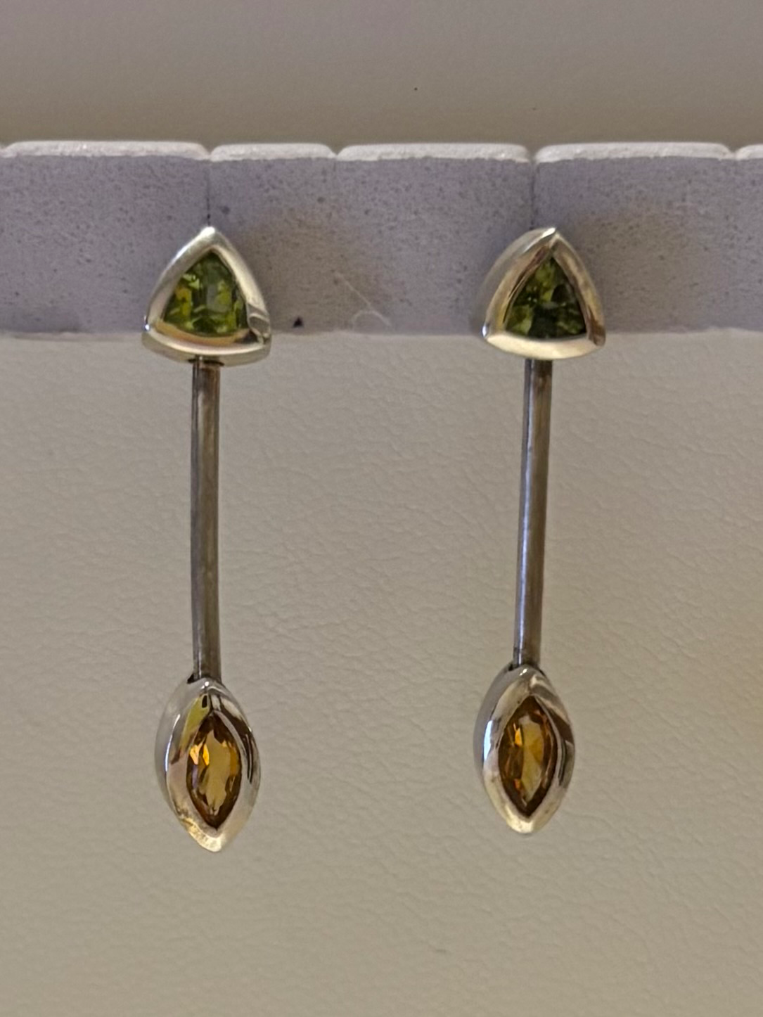 Zilver oorhanger met edelstenen 