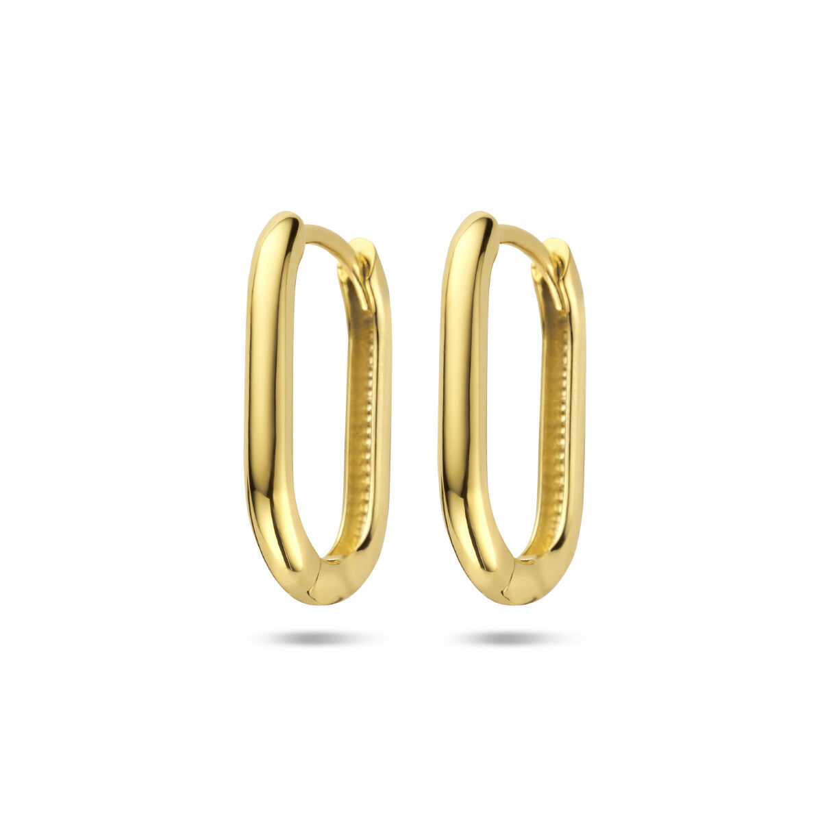 Luxe 14 karaats teelgouden klapoorringen. De klapoorringen hebben een afmeting van 18.5 x 2.5 mm.