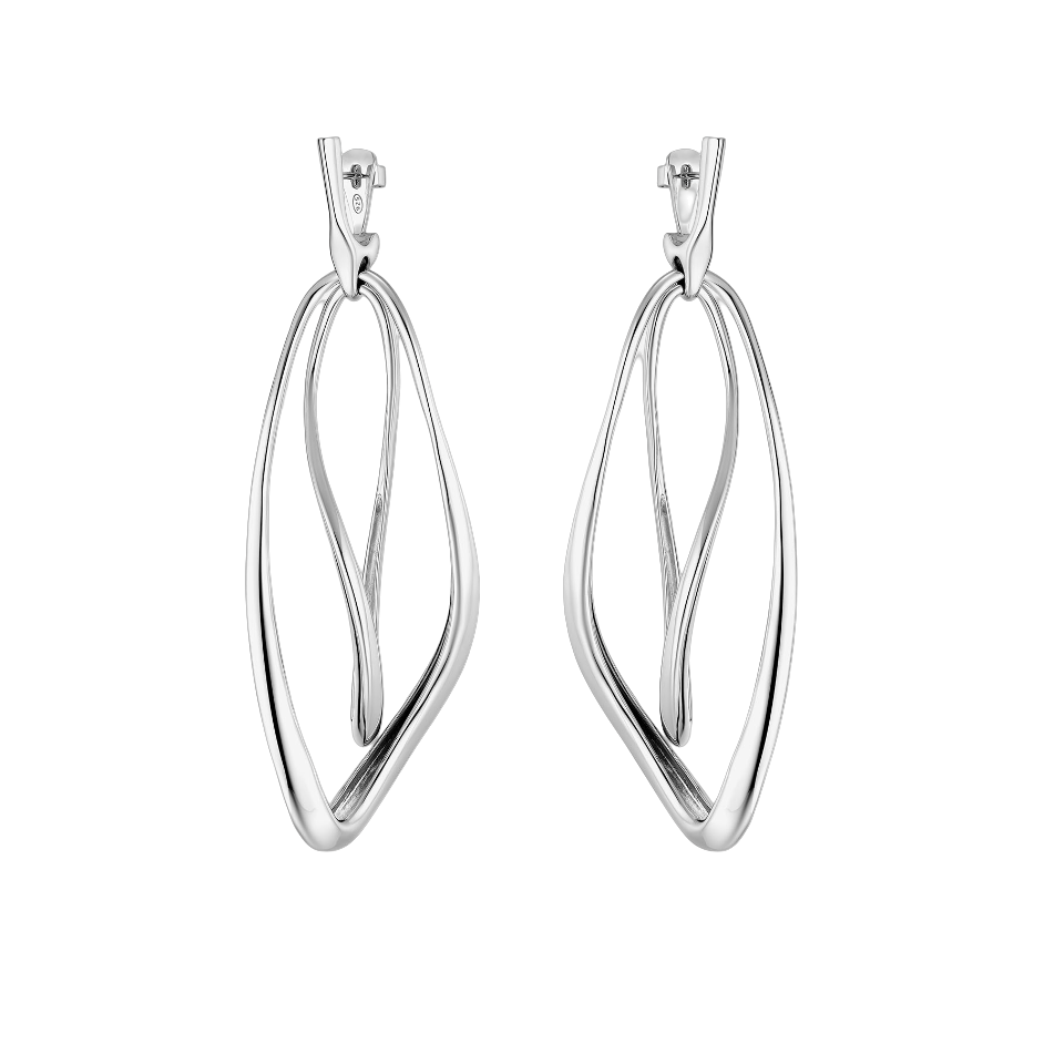 Details
Metals: 925&permil; Sterling silver
Earring Size: 90mm
Collection: CONVERSUS
Discover the Conversus collection by Pianegonda, precious silver jewels with sinuous and soft lines, able to enhance the beauty of those who wear them at all times. The catalog includes bracelets, necklaces, earrings and rings, carefully crafted to offer the ultimate experience on every occasion. Discover the beauty and elegance of Pianegonda jewels.