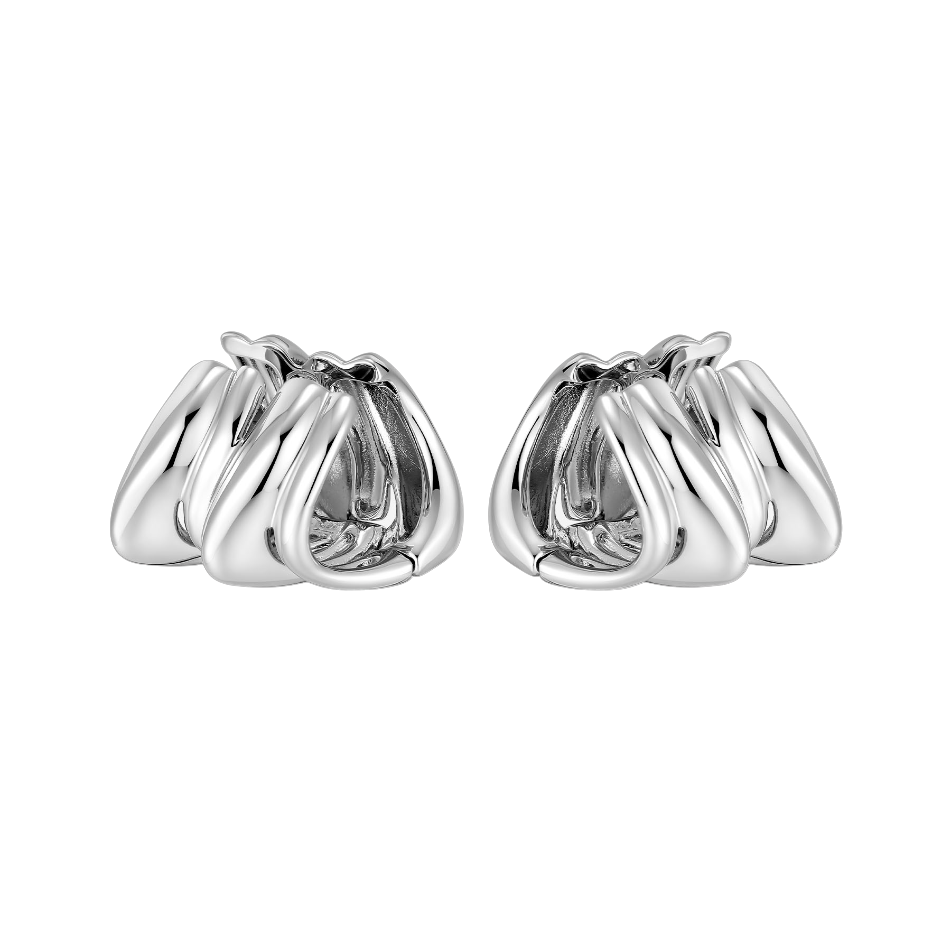 Metals: 925&permil; Sterling silver
Earring Size: 20mm
Collection: CONVERSUS
Discover the Conversus collection by Pianegonda, precious silver jewels with sinuous and soft lines, able to enhance the beauty of those who wear them at all times. The catalog includes bracelets, necklaces, earrings and rings, carefully crafted to offer the ultimate experience on every occasion. Discover the beauty and elegance of Pianegonda jewels.