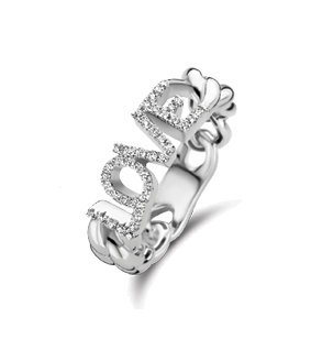 De Tirisi Jewelry Monte Carlo ring, modelnummer TR1180DW, is een verfijnde en elegante ring die een vleugje luxe toevoegt aan elke outfit. Deze prachtige ring is perfect voor speciale gelegenheden. Draag de ring aan je ringvinger voor een klassieke look of combineer met andere sieraden voor een trendy uitstraling. Een tijdloos statement voor elke sieradenliefhebber.