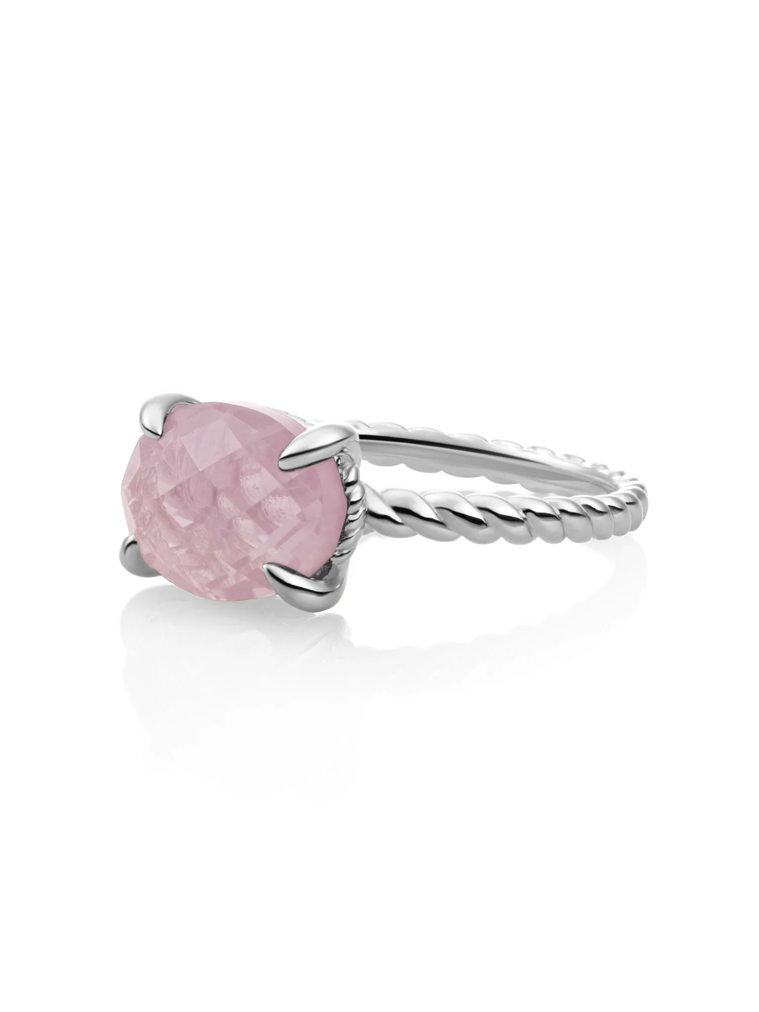 De Twist Ring Pink Opalite is een subtiel sieraad dat zachtheid en beweging in zich draagt. Het golvende ontwerp volgt elegant de contouren van je vinger, terwijl de opaalroze steen een kalme, liefdevolle glans uitstraalt. Pink Opalite staat symbool voor emotionele rust, tederheid en harmonie &ndash; ideaal voor wie sieraden draagt met betekenis. De ring voelt licht en comfortabel aan, en is een stijlvolle toevoeging aan elke dag. Combineer met andere zachte tinten voor een romantische, verfijnde uitstraling met diepgang.