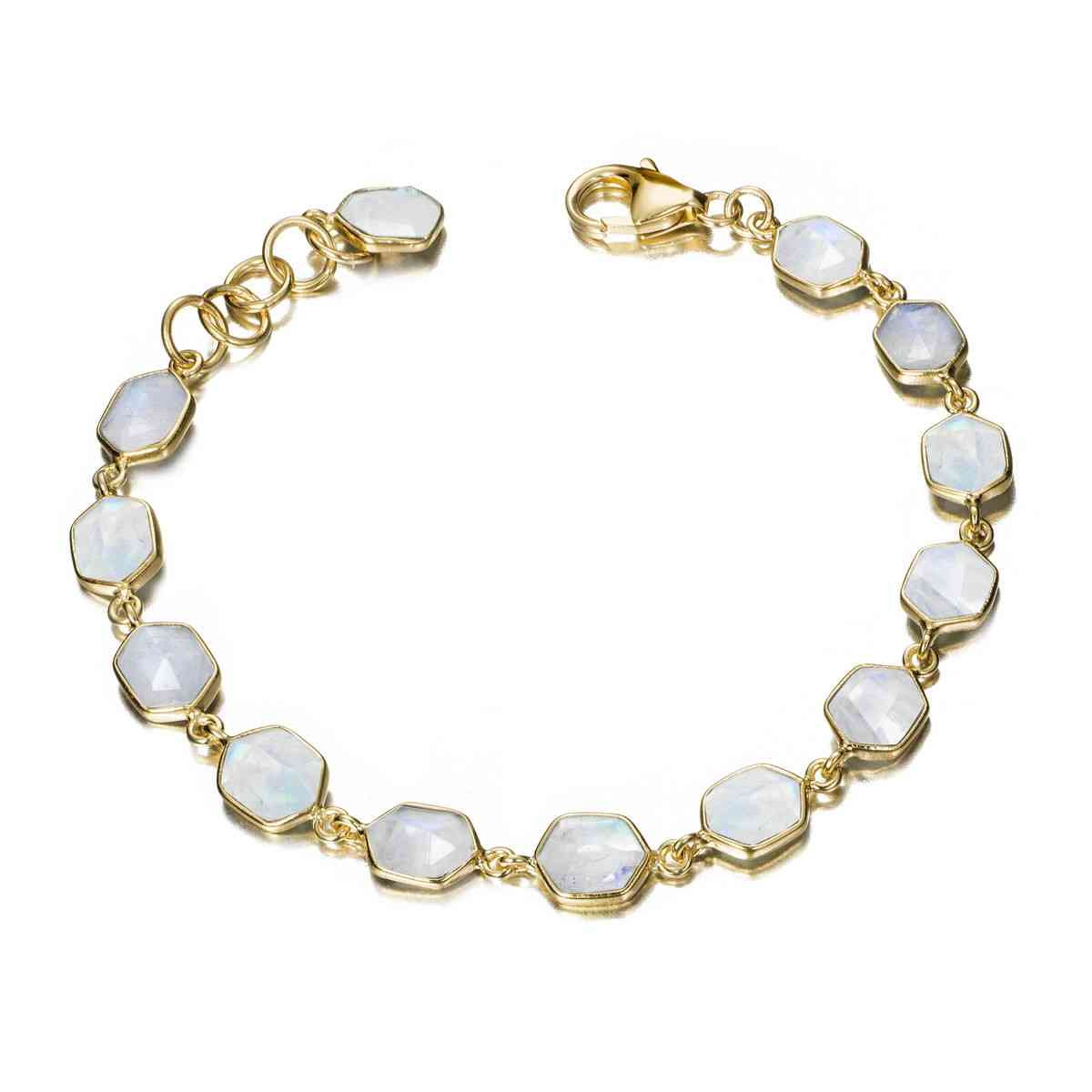 Jorge Revilla armband zilver goldplated met 'rainbow moonstone' pu129-1525/eso
Combineer met de andere sieraden uit deze sieraden voor een complete look!