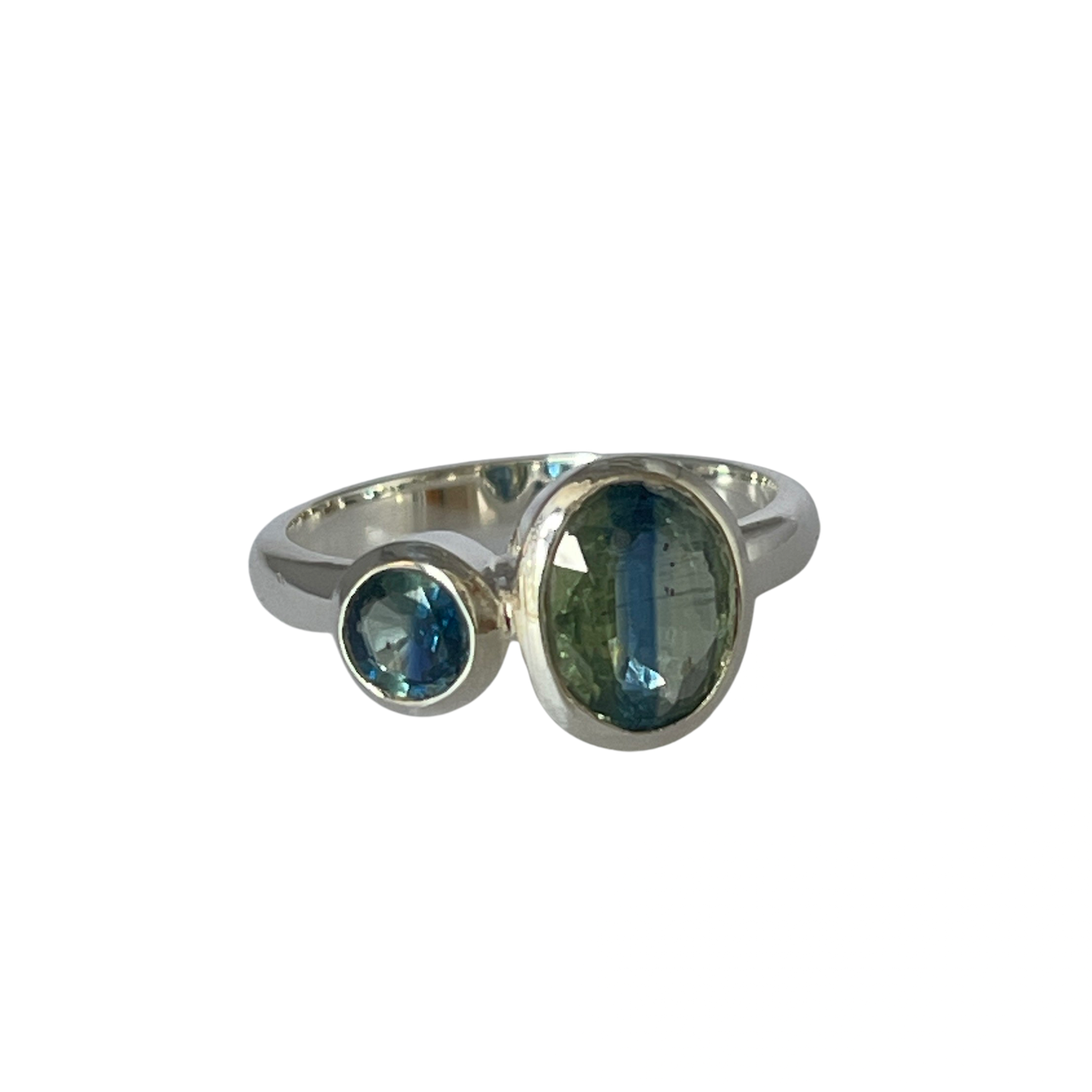 Zilveren ring met kyanite