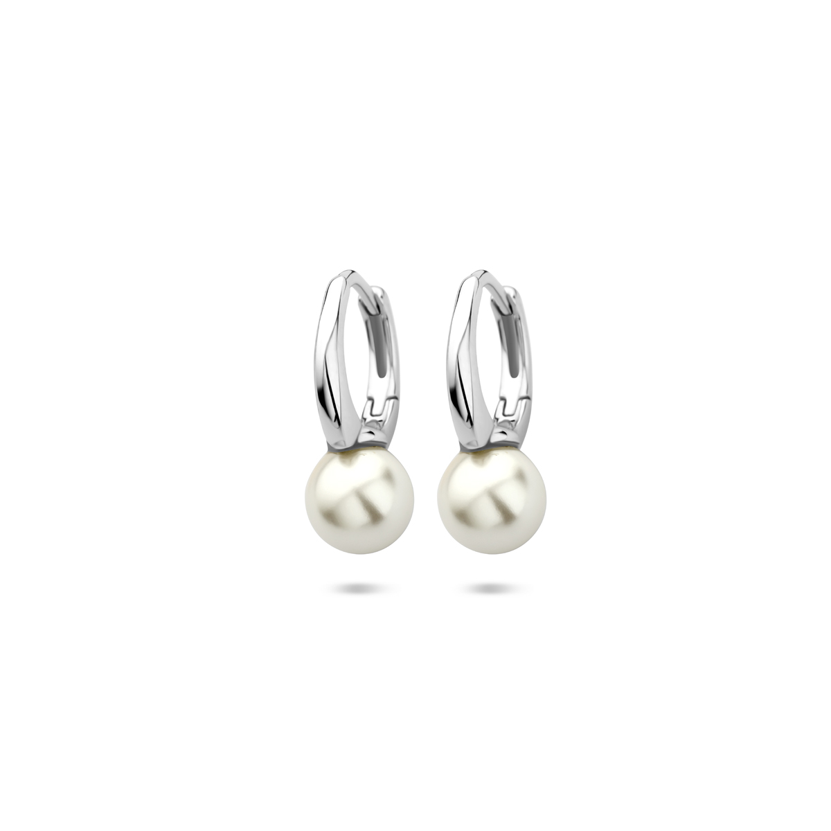 Zilveren oorringen Parel 15 mm 1341127