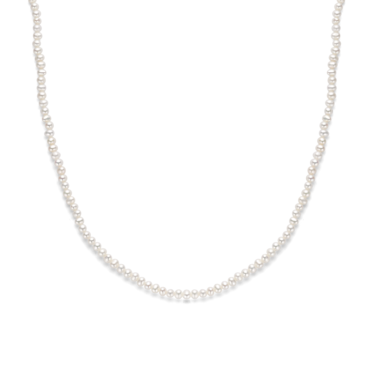 Gerhodineerd 925 zilveren collier uitgevoerd met parels. Het collier heeft een draaglengte van 41cm met een extensie van 4cm. Uitgevoerd met karabijnsluiting.