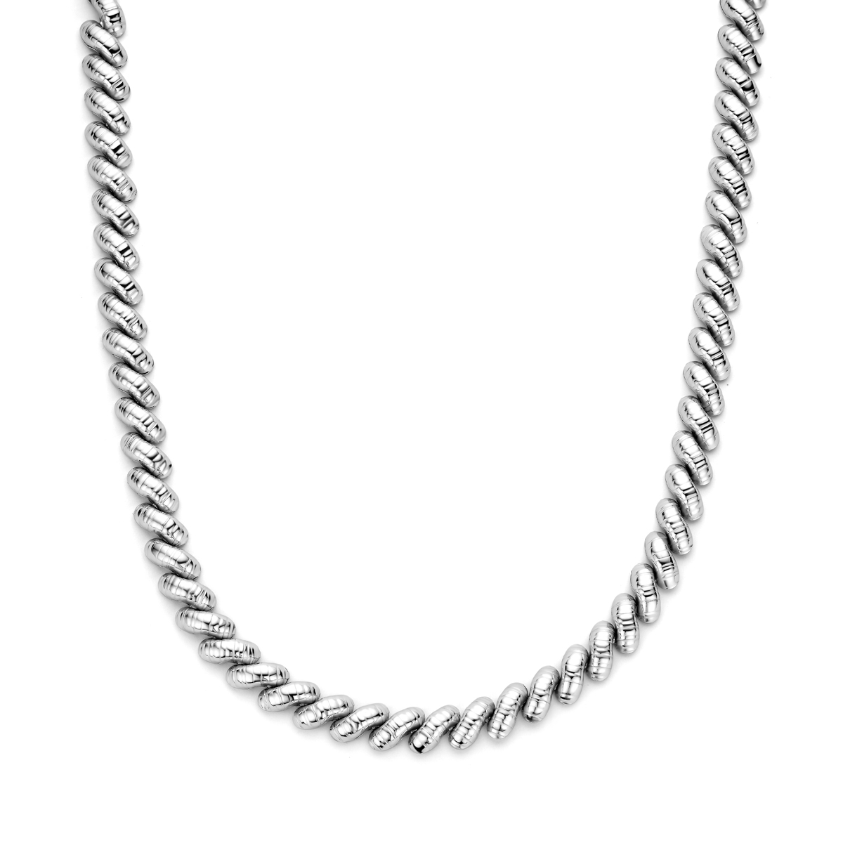 Gerhodineerd 925 zilveren collier met een schakelbreedte van 9mm. Het collier heeft een draaglengte van 41cm. Uitgevoerd met karabijnsluiting.