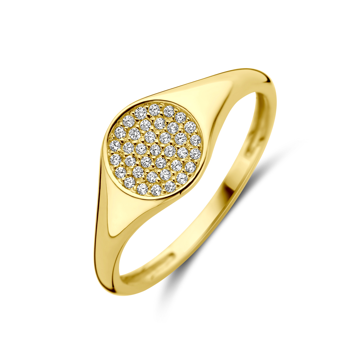 14k Geelgouden ring uitgevoerd met zirkonia. De ring heeft een breedte van 8mm.