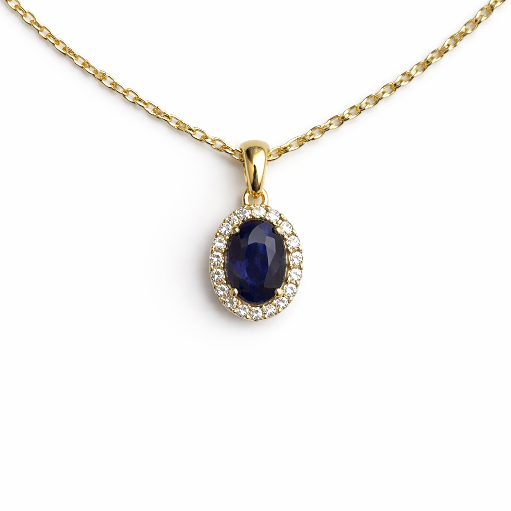 Collier met prachtige entourage hanger plus collier met blauwe saffier en 20 LabGrown diamanten totaal gewicht 0.40ct Ook als set leverbaar