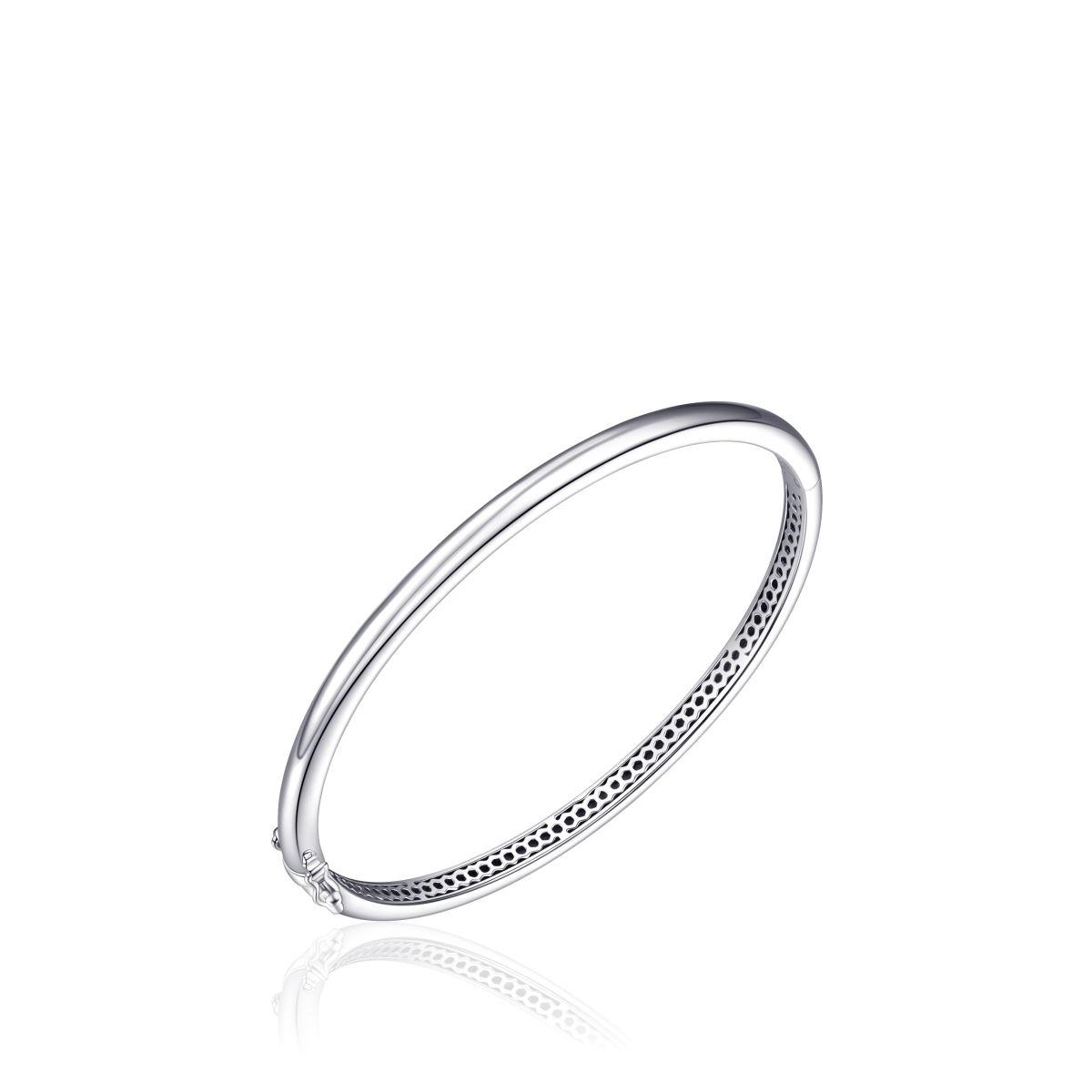 De Gisser Jewels zilveren armband, modelnummer SBA4-60, is een fantasievolle accessoire gemaakt van 925 sterling zilver met een goudkleurige uitstraling. Hij weegt 17,5 gram en heeft een breedte van 4 mm. Perfect te dragen voor speciale gelegenheden om een stijlvolle en verfijnde look te completeren. Geschikt voor polsmaat 310 mm.