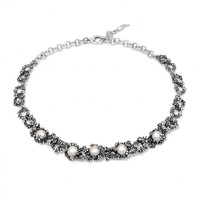 Necklace in Sterling Silver and natural pearls