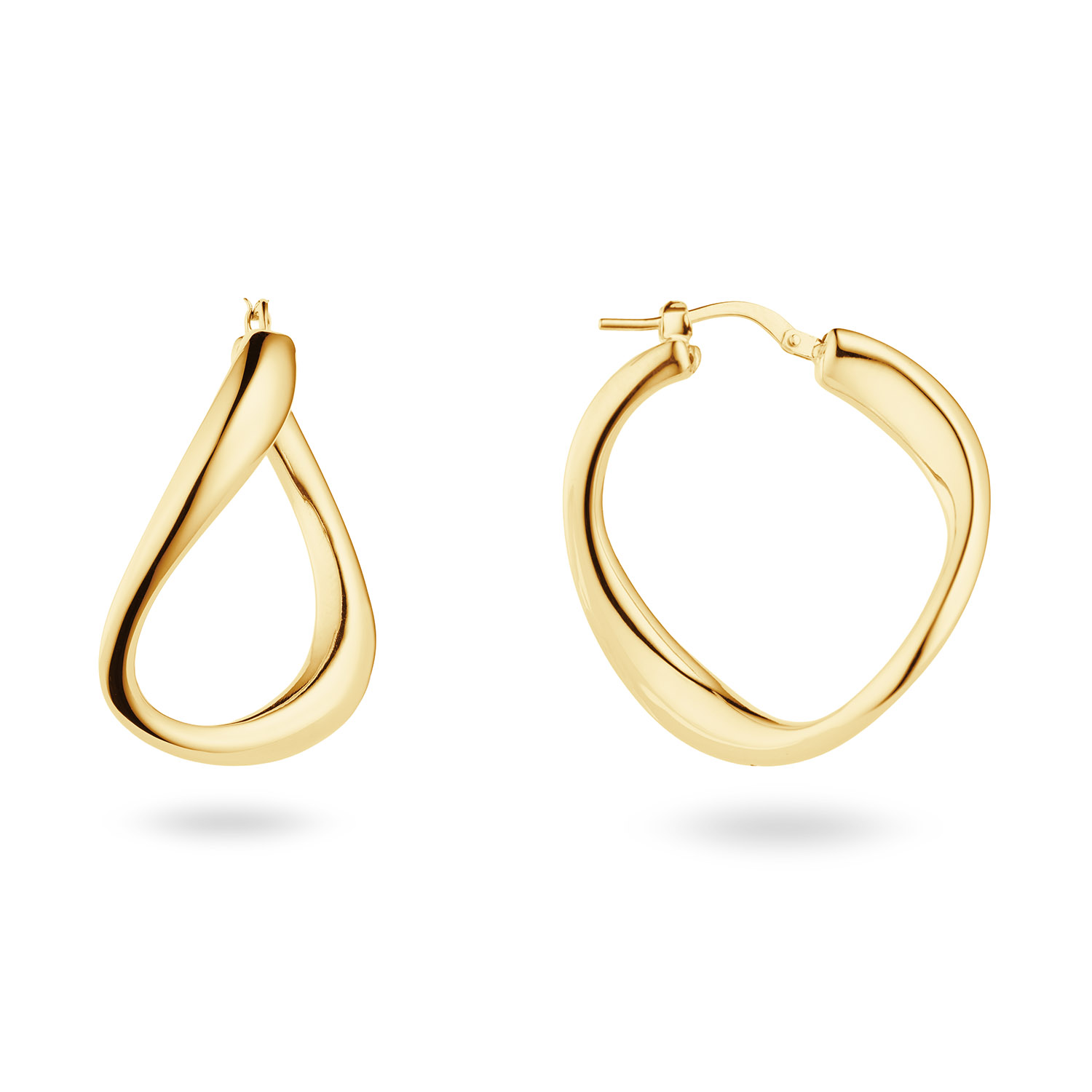 De Oorr. ChunkyChic Twist Rnd GP925 met modelnummer 107869800 is een stijlvolle aanvulling op elke sieradencollectie. Het product valt onder de categorie "sieraden" en is van het type "hanger oorbellen". Ideaal te combineren met een elegante outfit voor een avondje uit. Draag het met opgestoken haar om het ontwerp extra te laten opvallen.