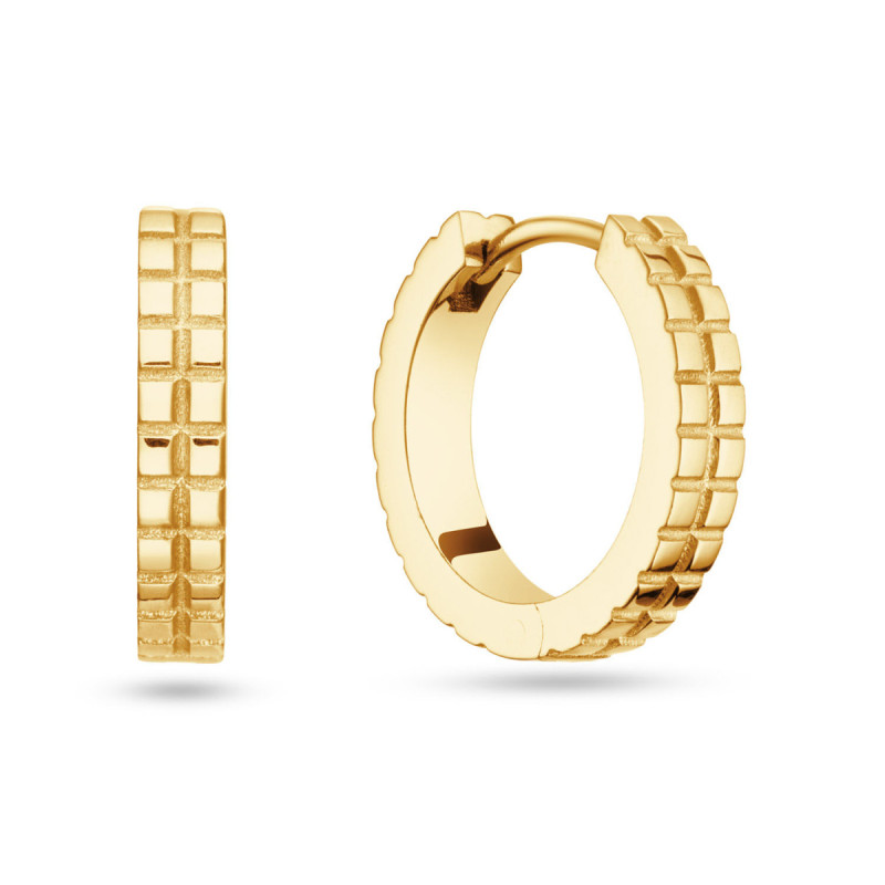 De Klapoorringen Squares Dubbel 925GP, modelnummer 107893000, zijn prachtige creolen, gemaakt van hoogwaardig 925GP materiaal. Ideaal als stijlvolle toevoeging aan elke outfit. Draag ze bij zowel casual als formele gelegenheden om een vleugje elegantie toe te voegen. Combineer met andere gouden sieraden voor een complete look. Perfect voor dagelijks gebruik en speciale gelegenheden.