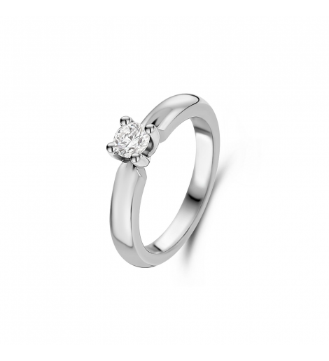 14k witgouden solitair ring met een , briljant geslepen, natuurlijke diamant. 
De diamant heeft een gewicht van 0.08caraat.
