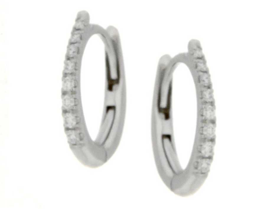 Elegante witgouden oorringen(ovaal) met diamanten 0.10ct.