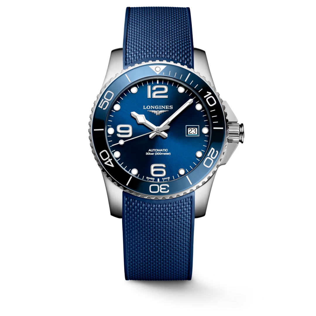 De Longines HydroConquest Ceramic L37814969 is een schitterend horloge met een 41 mm roestvrijstalen kast, blauwe wijzerplaat en antiallergische rubberen band. Het beschikt over een Zwitserse automatische beweging, waterbestendigheid tot 300 m en een datumfunctie. Draag het als stijlvol polshorloge voor elke gelegenheid. Perfect voor een elegante, sportieve look.