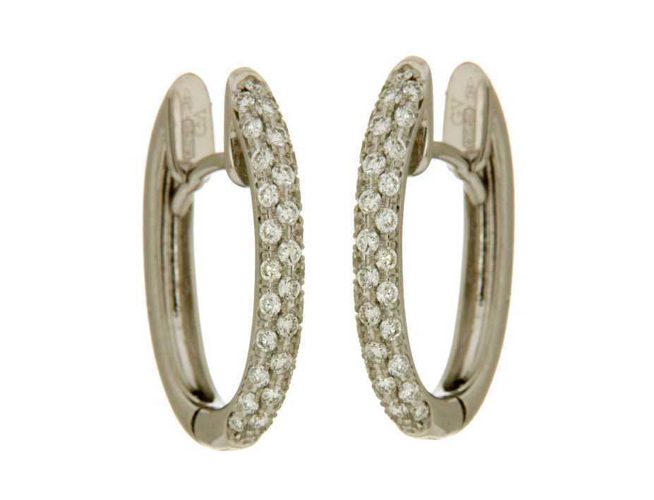 Prachtige witgouden oorringen (ovaal) met pav&eacute; diamanten 0.50ct