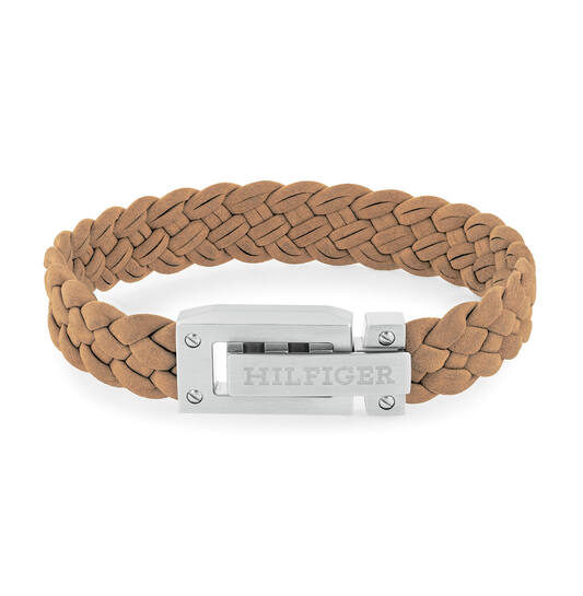 Tommy Hilfiger Jewels TJ2790516 Armband Heren Leer 19cm
Deze armband van Tommy Hilfiger uit de jewelry serie met nr: TJ2790516 is een stoer model. De bruine suede gevlochten heren armband heeft een opvallende stalen klapsluiting die met schroefjes aan het leer is vastgezet. Op de sluiting is de naam Hilfiger gegraveerd. De armband is op lengte verstelbaar tot 19cm. Ook leuk te combineren met andere armbanden en sieraden van Tommy Hilfiger.

Het merk:
Tommy Hilfiger is wereldwijd &eacute;&eacute;n van de grootste designer lifestyle merken en is internationaal bekend om haar classic American cool stijl. De sieraden zijn voor dames en heren met een eigen stijl, die niet bang zijn om dit aan de wereld te laten zien.

Specificaties:
- Artikelnr: TJ2790516
- Bruine gevlochten armband
- Materiaal: Suede
- Verstelbare lengte: tot 19cm
- Heren sieraad