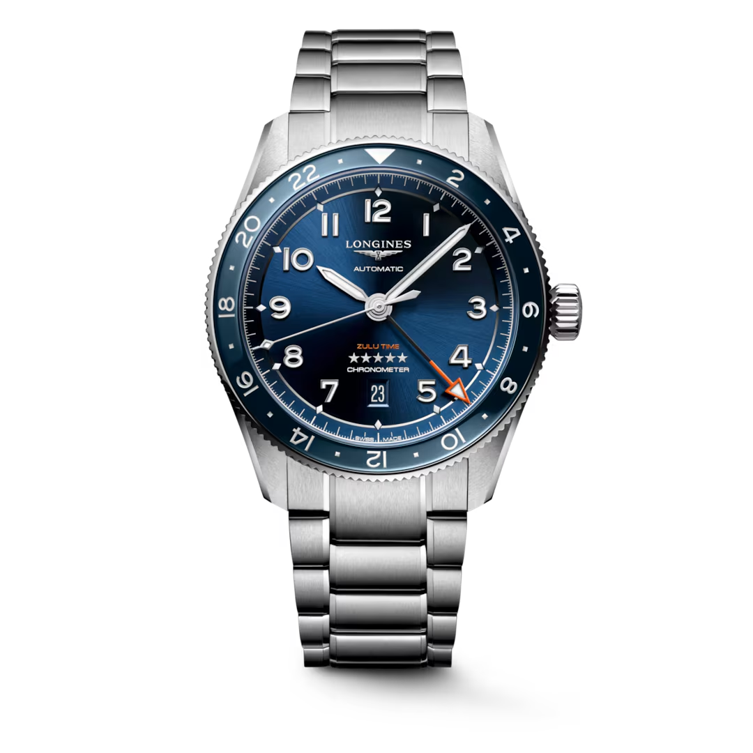 De Longines Spirit Zulu Time L38124936 is een luxe horloge met een Zwitserse automatische beweging, waterbestendigheid tot 100 meter en is antiallergische. Het heeft een zilverkleurige roestvrijstalen kast en band, met een blauwe wijzerplaat. Het analoge horloge is perfect voor formele gelegenheden of dagelijks gebruik. Draag met een stijlvolle outfit voor een verfijnde look.
