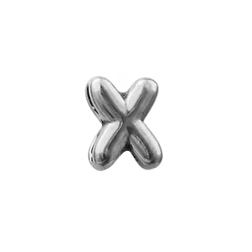 Der Blumenkind Buchstabe "X" Anh&auml;nger, Modellnummer CCSSX, bietet folgende Merkmale: Er geh&ouml;rt zur Kategorie Schmuck und ist ein Edelstahl-Buchstabenanh&auml;nger. Als zeitloses Accessoire verleiht er jedem Outfit einen pers&ouml;nlichen Touch. Tragen Sie ihn an einer schlichten Kette f&uuml;r einen minimalistischen Look oder in Kombination mit anderen Anh&auml;ngern f&uuml;r individuellen Stil. Perfekt f&uuml;r t&auml;gliches Tragen.