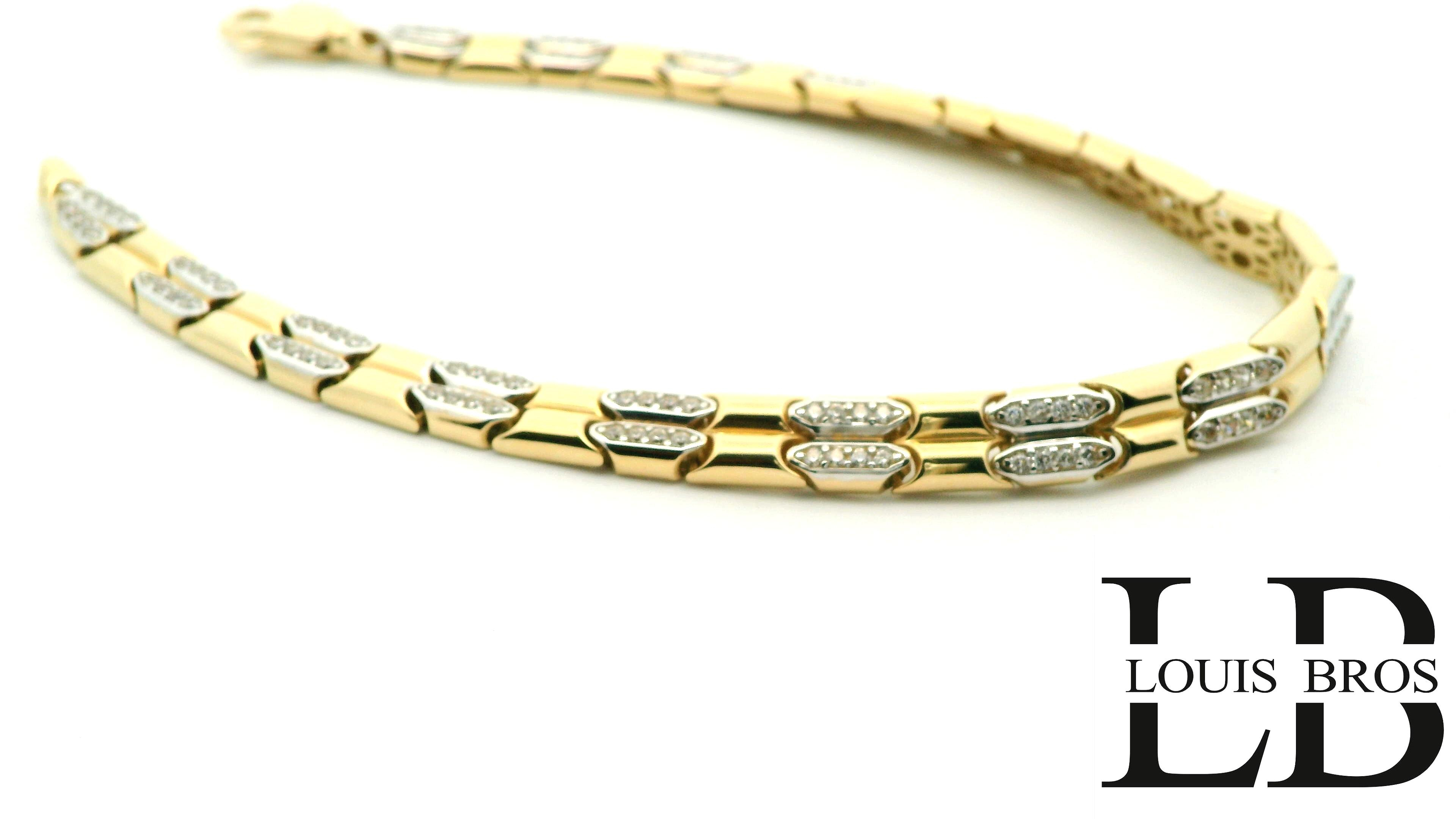 Deze exclusieve armband van 14 karaat bicolor (11.56 gr) is een toonbeeld van luxe. De zorgvuldig geplaatste zirkonia&rsquo;s vangen het licht op subtiele wijze en geven het sieraad een elegante, high-end uitstraling. Een tijdloos accessoire voor de moderne vrouw met oog voor klasse.