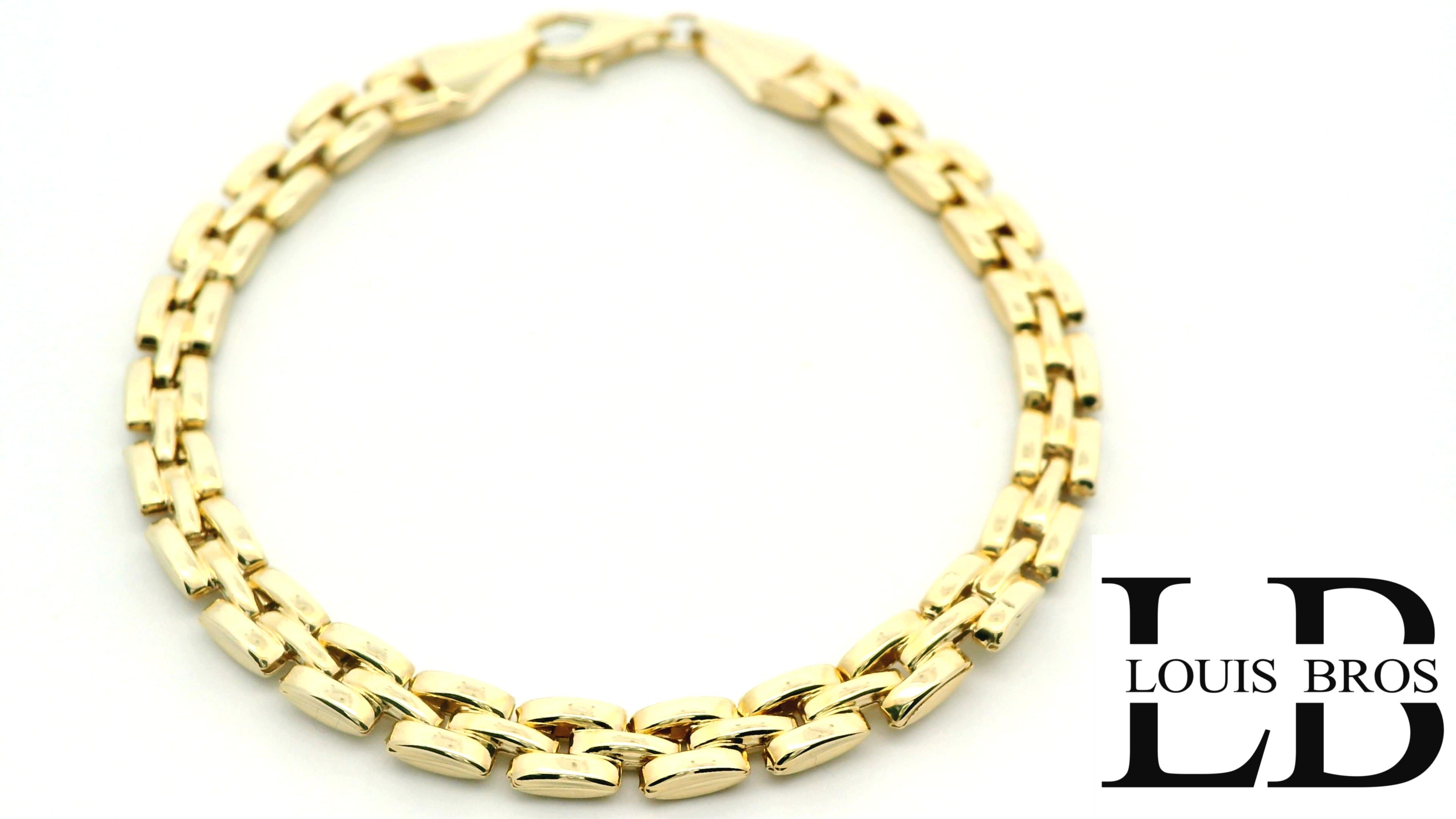 Deze damesarmband is vervaardigd uit 14 karaat geelgoud (6.54 gr) en straalt subtiele luxe en verfijning uit. Het chique en tijdloze ontwerp maakt dit sieraad tot een veelzijdig accessoire dat moeiteloos bij iedere stijl en gelegenheid past. Dankzij de warme glans van het goud is deze armband een echte klassieker die generaties lang zijn schoonheid behoudt.
De armband is verkrijgbaar in verschillende lengtes.