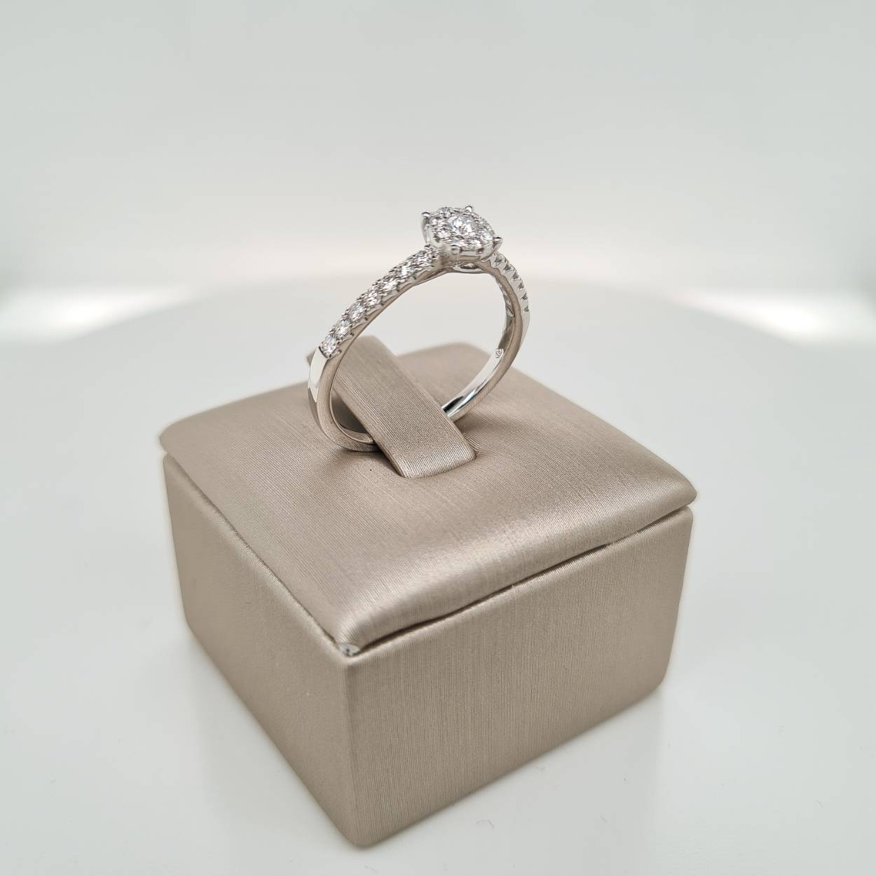 18krt gouden ring met diamant