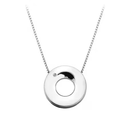Zilver kettinkje met ronde schuifhanger
Zilveren collier 'Emerge Open Cirkle' met een opengewerkte ronde cirkel bezet met een diamantje, Hot Diamonds in luxe geschenkverpakking. Fijn zilveren collier met een ronde zilveren schuifhanger bezet met een diamantje.

Het zilveren collier kan gedragen worden op 40 en 45 cm, de diameter van de stevige ronde hanger is 1,9 cm.

DP580