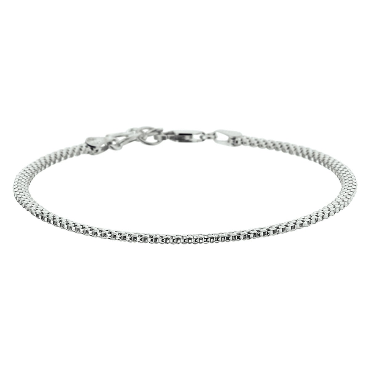 De Zilveren Armband, is een elegante armband. Het valt onder de categorie sieraden, specifiek een armband. Draag deze armband alleen voor een subtiele look of combineer met andere accessoires voor een gedurfde stijl. Perfect voor zowel dagelijks gebruik als speciale gelegenheden. Een tijdloos accessoire voor elke juwelenliefhebber.