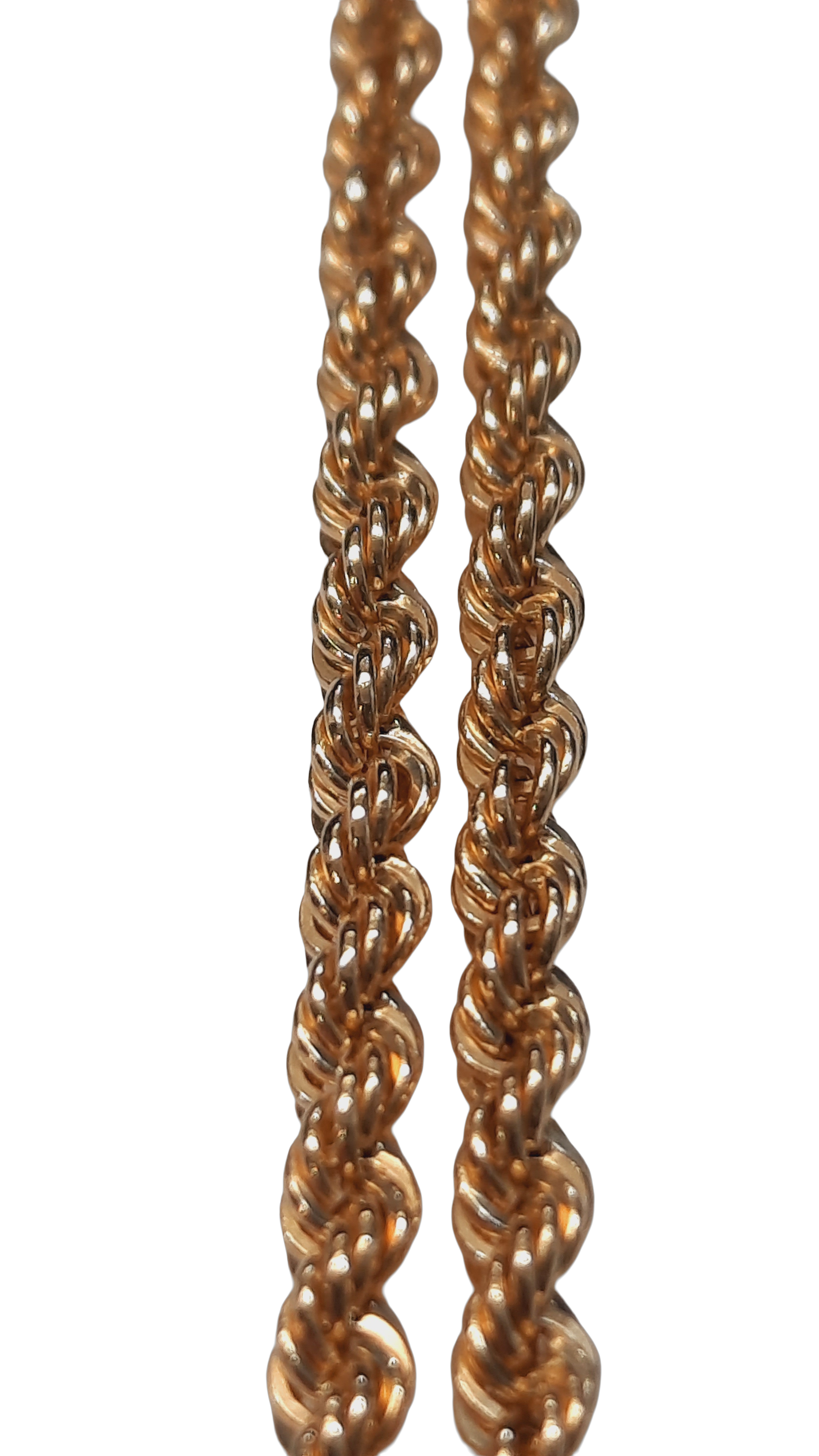 De gouden ketting (BREA-0001939) is een verfijnde 14kt gouden ketting van 3 mm breed en 60 cm lang, met een gewicht van 5 gram. Ideaal voor dagelijks gebruik of speciale gelegenheden. Draag hem solo voor een subtiele look of combineer met andere kettingen voor een gelaagd effect. Perfect als tijdloze accessoire.