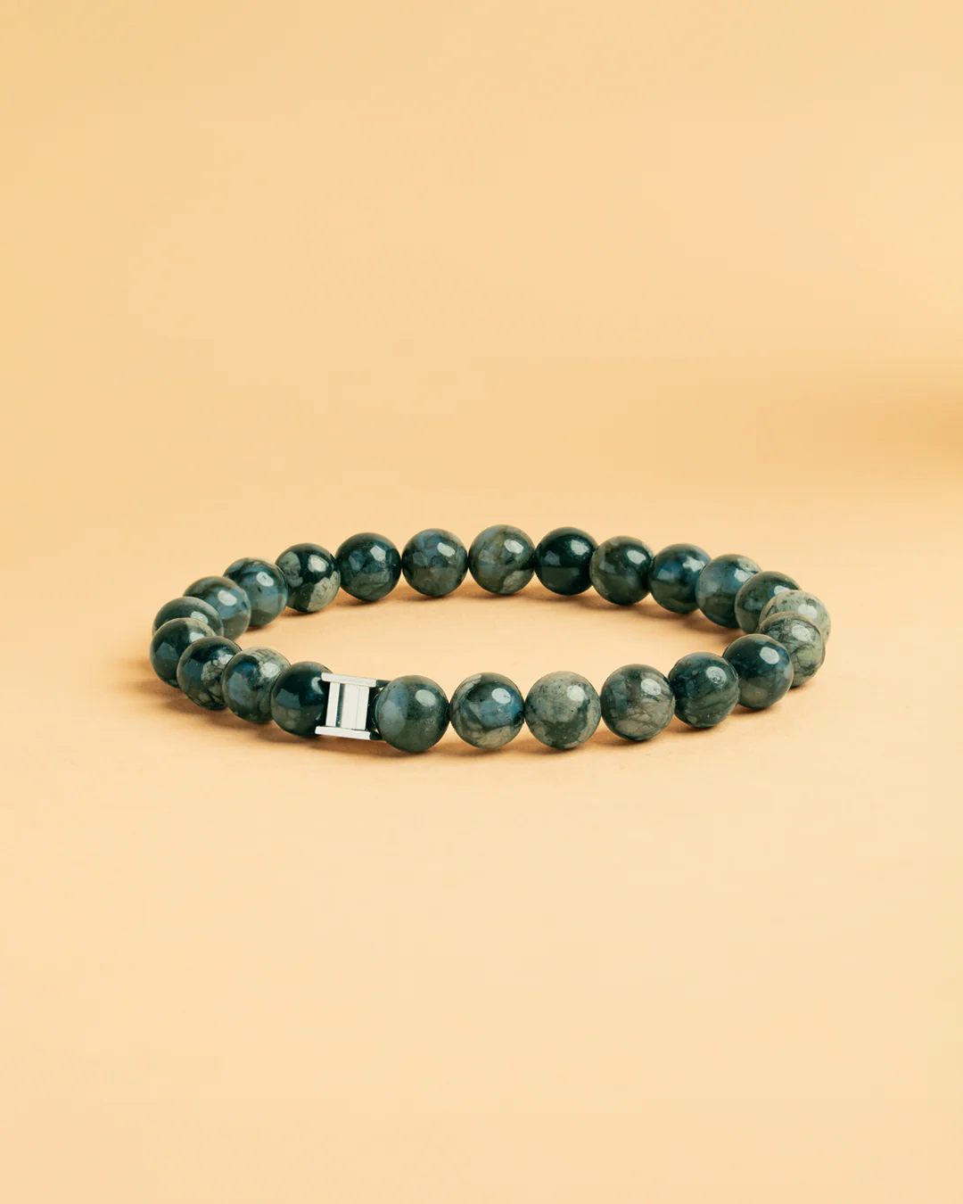 De Gemini Armband is een stijlvolle armband van een onbekend merk. Met een juweeltype van bracelet, is het een sieraadcategorie met een grootte van 210 mm. De armband heeft geen glans. Draag deze armband voor een verfijnde, subtiele look om je pols. Perfect te combineren met zowel casual als formele outfits.