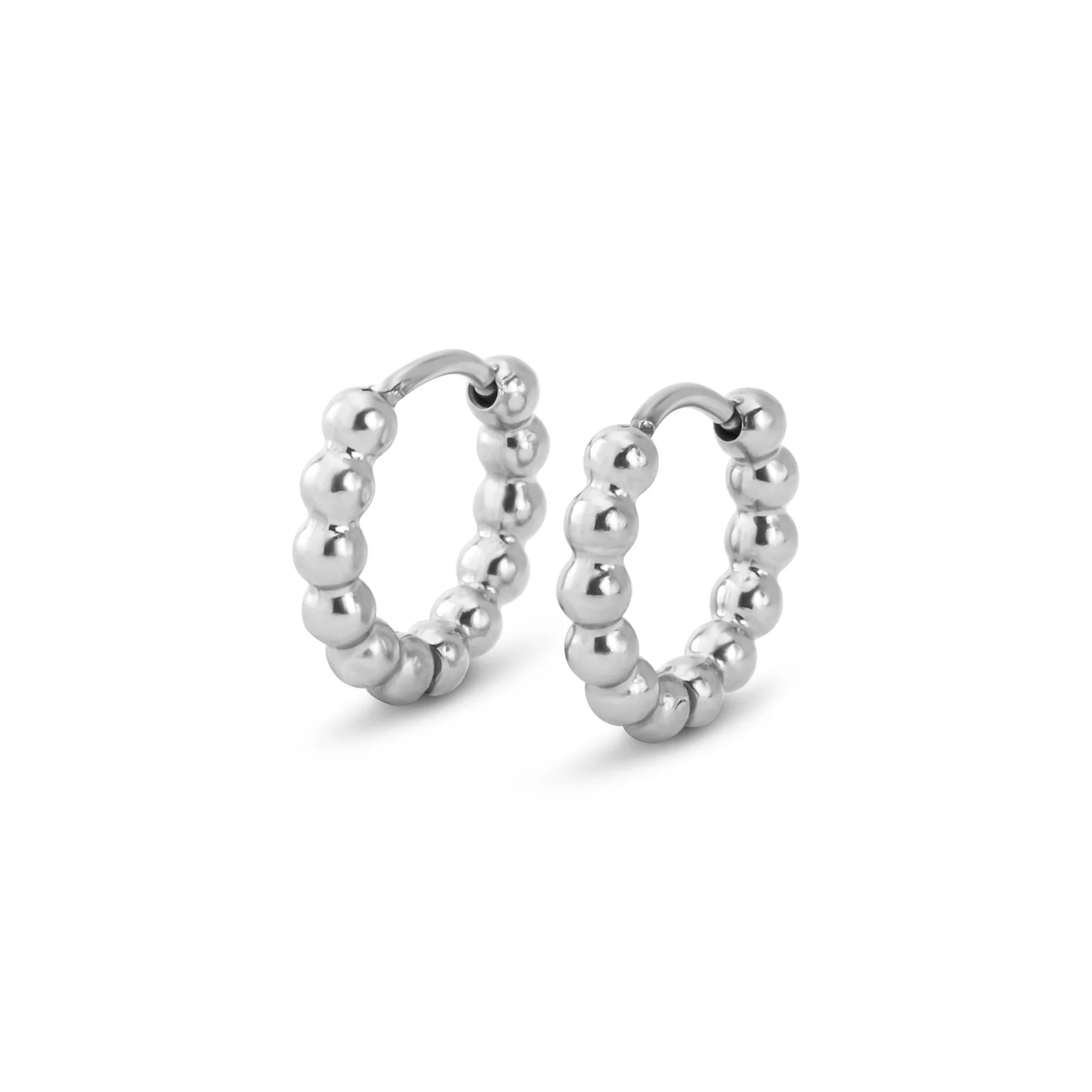 De Melano Friends Bali Hoops oorbellen zijn een must-have voor elke Melano fan. Combineer deze oorringetjes met alle andere items uit onze iconische Bali collectie. De Bali Hoops zijn 2 mm dik, hebben een doorsnede van 13 mm en zijn verkrijgbaar in een zilver-, rose goud- of goudkleurige plating.