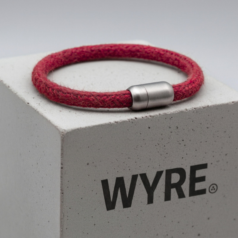 Wyre ontwerpt en maakt lokaal armbanden met oog voor creativiteit en kwaliteit. Tijdens productie van het maken van verlichting blijven bij het op maat maken van hoogwaardige Italiaanse textielsnoeren reststukken over. waar anderen dit als afval zien, zien wij de grondstof voor mooie sieraden. 
Samen met de ontwerper transformeerden we deze bijzondere snoeren tot een unieke armbanden collectie: WYRE.
Elke armband wordt met de hand gemaakt in Nederland
 ( Maassluis) .  Duurzaam en lokaal geproduceerd en elk exemplaar met een eigen karakter. De armbanden zijn in elke gewenste lengte te bestellen en worden dan speciaal voor u vervaardigd.
