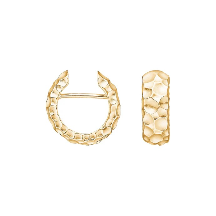 De HEIDE HEINZENDORFF HEIDE OORRING VERGULD is een elegante creool van 16x6 mm (modelnummer 30320545900). Deze vergulde oorringen zijn perfect als verfijnd accessoire voor zowel dagelijks gebruik als speciale gelegenheden. Draag ze met omhooggestoken haar of een chique knot om hun subtiele glans te benadrukken. Een veelzijdige aanvulling op uw sieradencollectie.