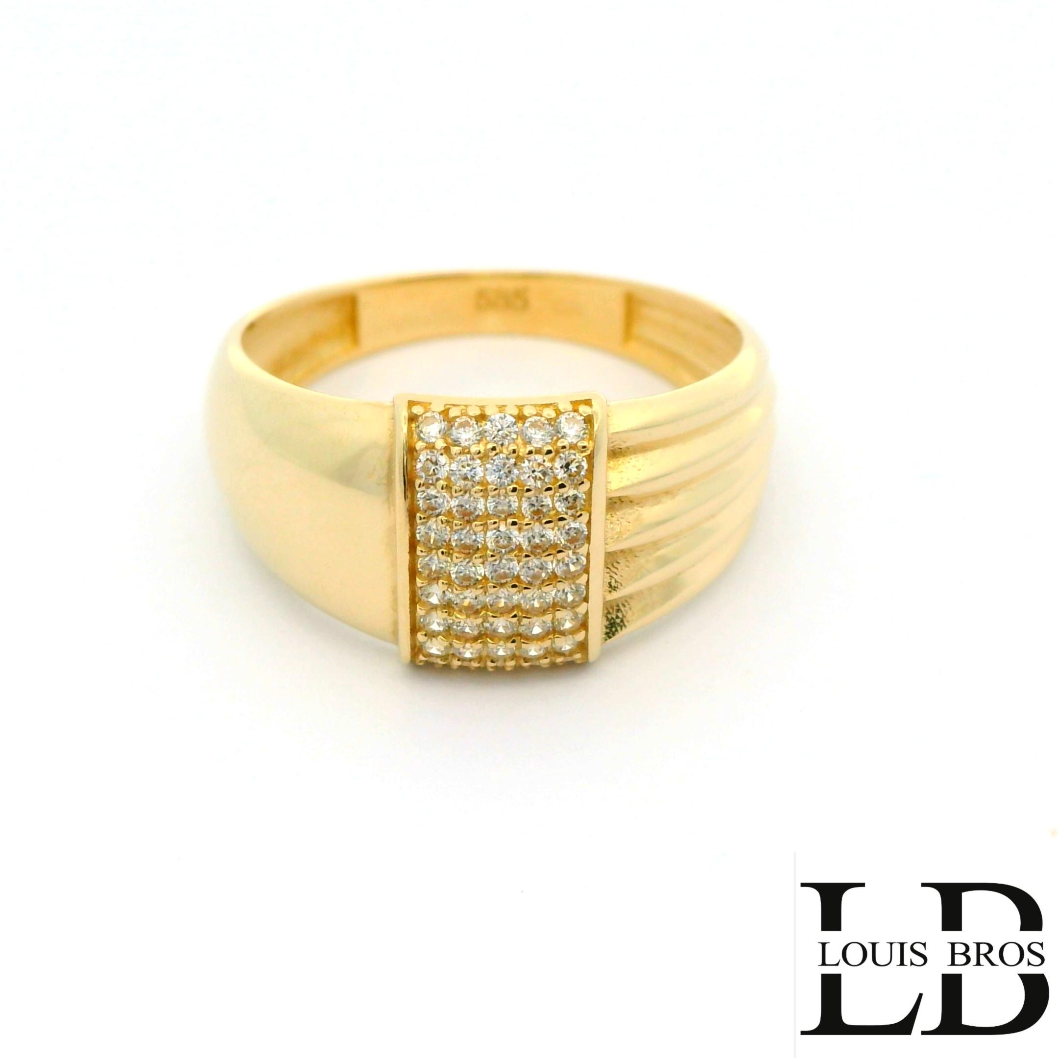 Deze 14 karaat geelgouden ring (2.70.gr) heeft een elegante en tijdloze uitstraling. De ring is bezet met schitterende zirkonia&rsquo;s die het licht prachtig vangen en zorgen voor een verfijnde glans. Het warme geelgoud vormt een mooi geheel met de heldere stenen, waardoor de ring zowel stijlvol als draagbaar is. Een klassiek sieraad dat geschikt is voor dagelijks gebruik en voor bijzondere momenten.
De ring is verkrijgbaar in meerdere afmetingen.