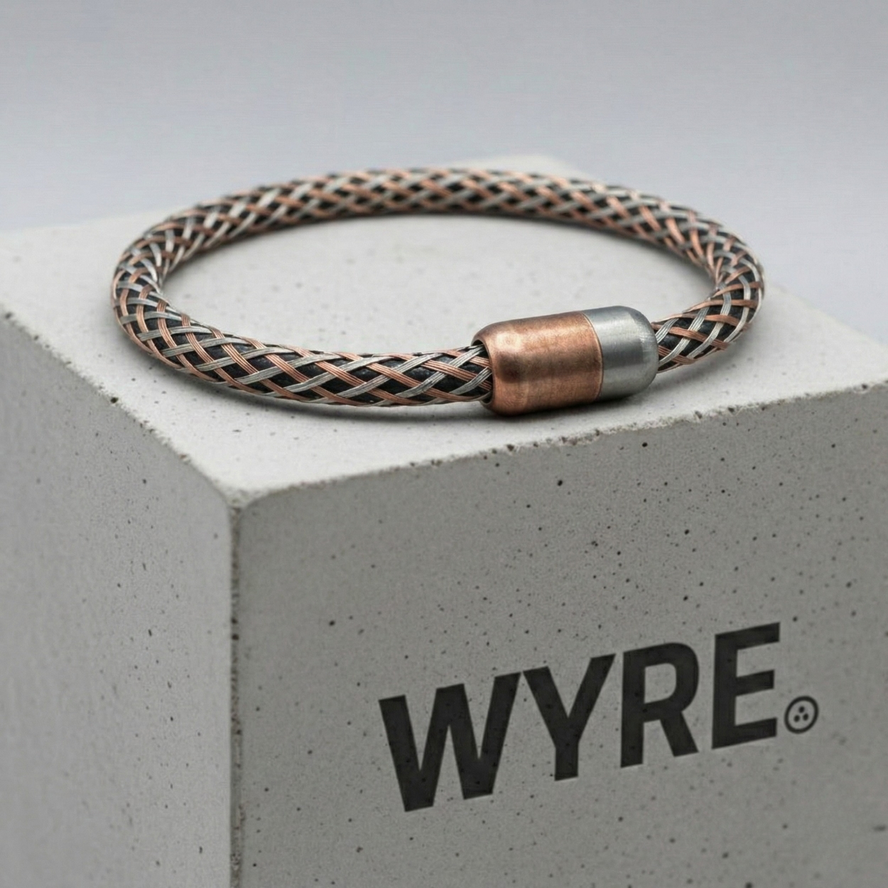 Wyre ontwerpt en maakt lokaal armbanden met oog voor creativiteit en kwaliteit. Tijdens productie van het maken van verlichting blijven bij het op maat maken van hoogwaardige Italiaanse textielsnoeren reststukken over. waar anderen dit als afval zien, zien wij de grondstof voor mooie sieraden. 
Samen met de ontwerper transformeerden we deze bijzondere snoeren tot een uniek e armbanden collectie: WYRE.
Elke armband wordt met de hand gemaakt in Nederland
 ( Maassluis) .  Duurzaam en lokaal geproduceerd en elk exemplaar met een eigen karakter. De armbanden zijn in elke gewenste lengte te bestellen en worden dan speciaal voor u vervaardigd.