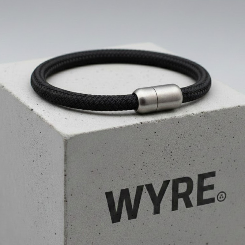 Wyre ontwerpt en maakt lokaal armbanden met oog voor creativiteit en kwaliteit. Tijdens productie van het maken van verlichting blijven bij het op maat maken van hoogwaardige Italiaanse textielsnoeren reststukken over. waar anderen dit als afval zien, zien wij de grondstof voor mooie sieraden. 
Samen met de ontwerper transformeerden we deze bijzondere snoeren tot een uniek e armbanden collectie: WYRE.
Elke armband wordt met de hand gemaakt in Nederland
 ( Maassluis) .  Duurzaam en lokaal geproduceerd en elk exemplaar met een eigen karakter. De armbanden zijn in elke gewenste lengte te bestellen en worden dan speciaal voor u vervaardigd.