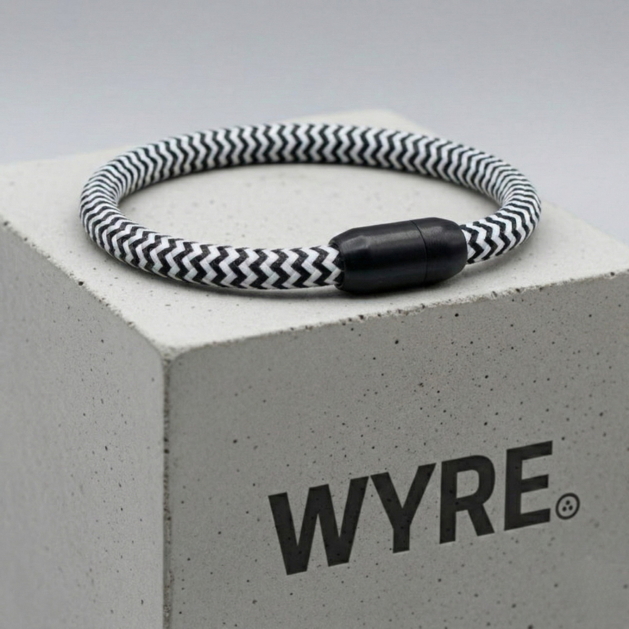 Wyre ontwerpt en maakt lokaal armbanden met oog voor creativiteit en kwaliteit. Tijdens productie van het maken van verlichting blijven bij het op maat maken van hoogwaardige Italiaanse textielsnoeren reststukken over. waar anderen dit als afval zien, zien wij de grondstof voor mooie sieraden. 
Samen met de ontwerper transformeerden we deze bijzondere snoeren tot een uniek e armbanden collectie: WYRE.
Elke armband wordt met de hand gemaakt in Nederland
 ( Maassluis) .  Duurzaam en lokaal geproduceerd en elk exemplaar met een eigen karakter. De armbanden zijn in elke gewenste lengte te bestellen en worden dan speciaal voor u vervaardigd.