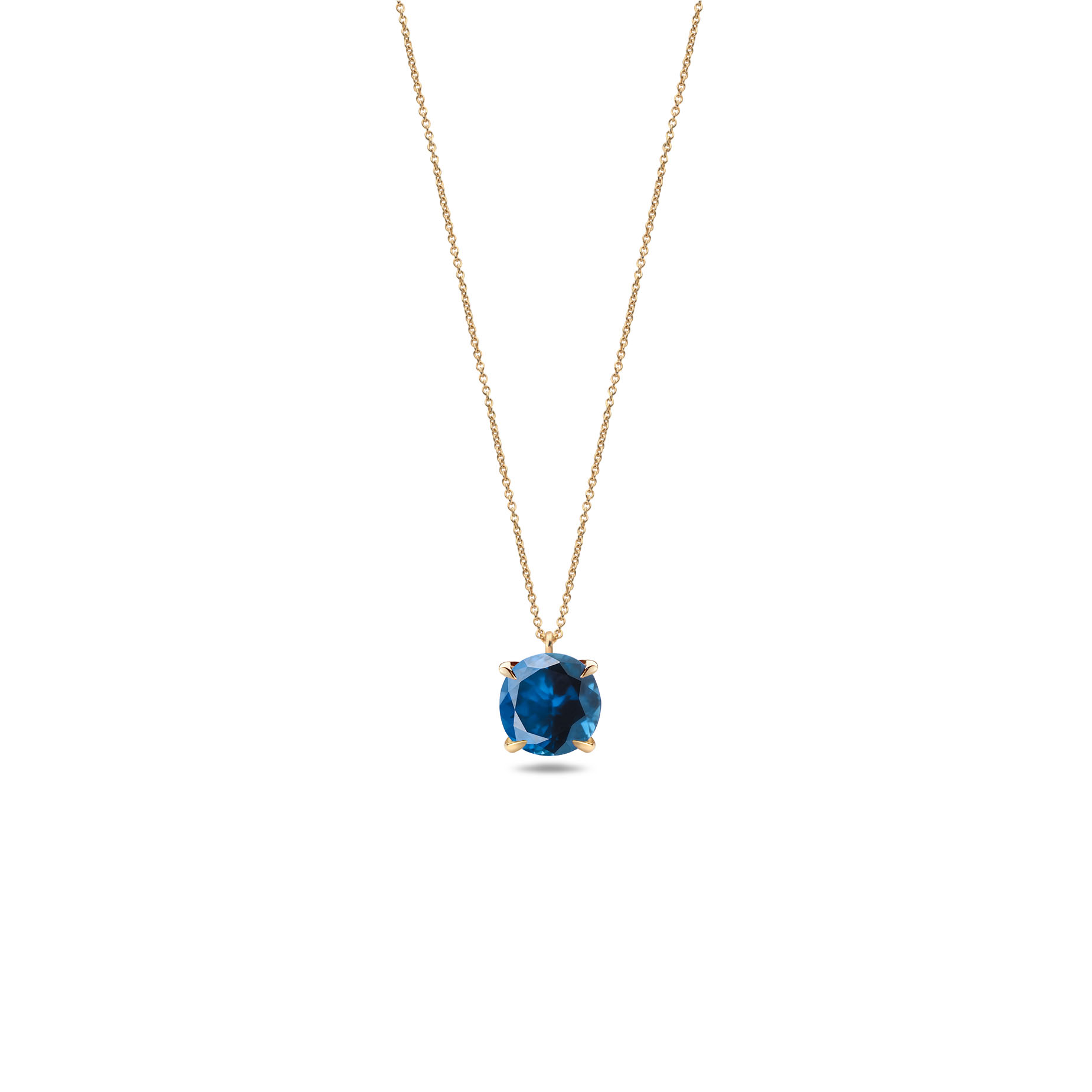 De ROMANCE BY R&C HANGER LONDON BLUE TOPAZ HAN4200LBT M is een verfijnd sieraad met een gewicht van 1.1 gram, categorie JEWEL en type PENDANT. Draag deze elegante hanger met een fijne ketting om je outfit een bijzondere touch te geven. Perfect om dagelijks te dragen of voor speciale gelegenheden, en eenvoudig te combineren met andere sieraden.