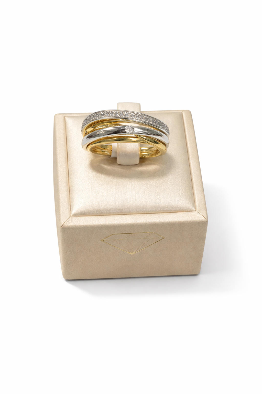Prachtige 14krt bicolor gouden ring met diamant, 0,30crt H Si. De maat van de ring is 55 (17,5). Heeft u een andere maat, neem dan gerust contact met ons op.